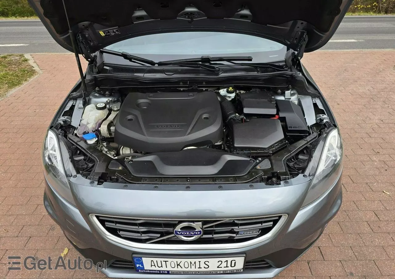 VOLVO V40 D2 RDesign