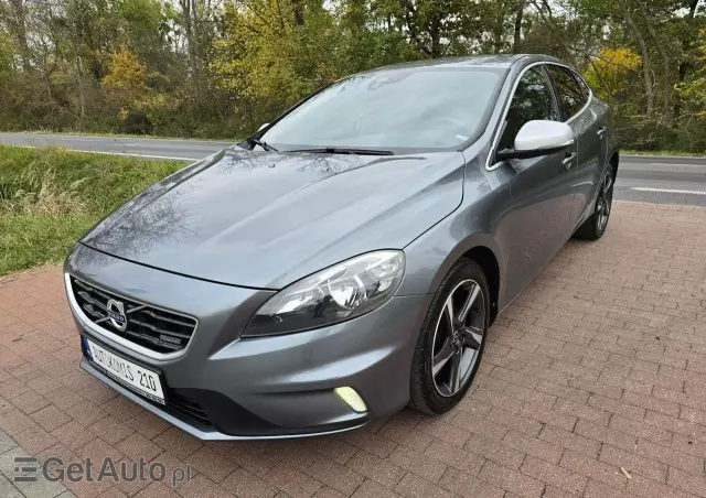 VOLVO V40 D2 RDesign