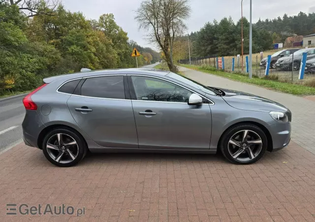VOLVO V40 D2 RDesign