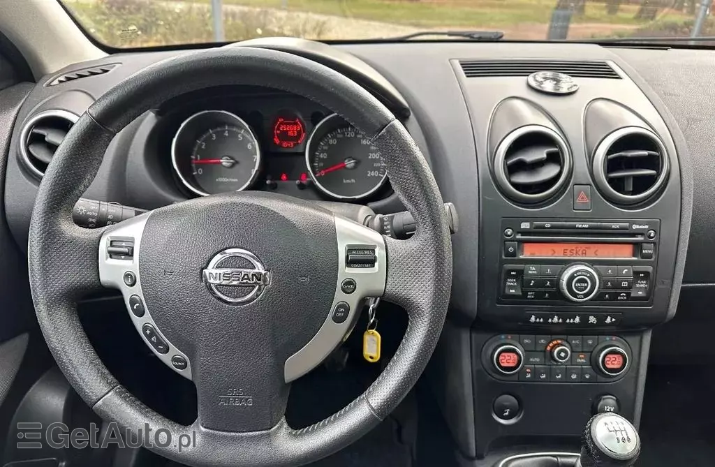NISSAN Qashqai 
