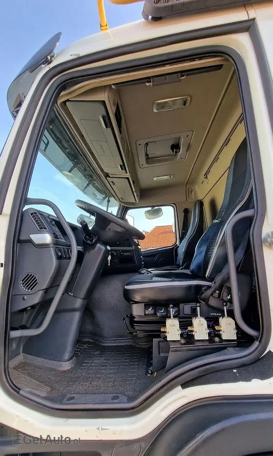 VOLVO Fmx 410 8x4 Kiper Hydroburta Wywrot Nowe Opony 