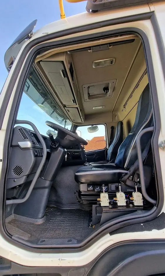 VOLVO Fmx 410 8x4 Kiper Hydroburta Wywrot Nowe Opony 