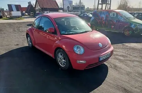 VOLKSWAGEN New Beetle 
