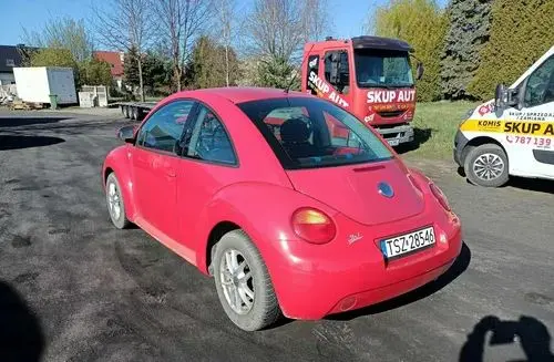 VOLKSWAGEN New Beetle 