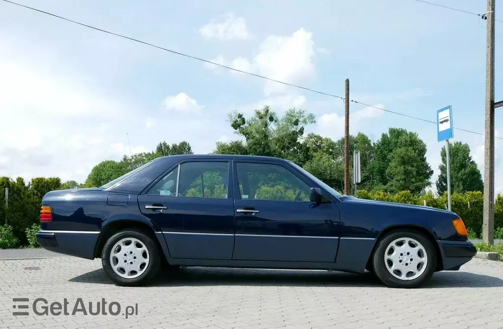 MERCEDES-BENZ W124 