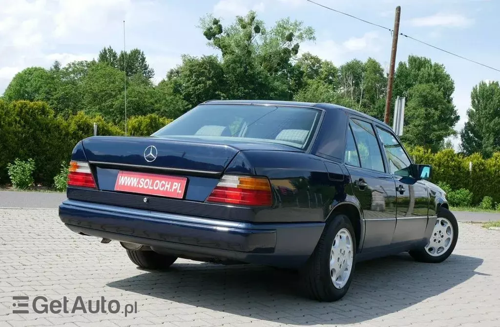 MERCEDES-BENZ W124 