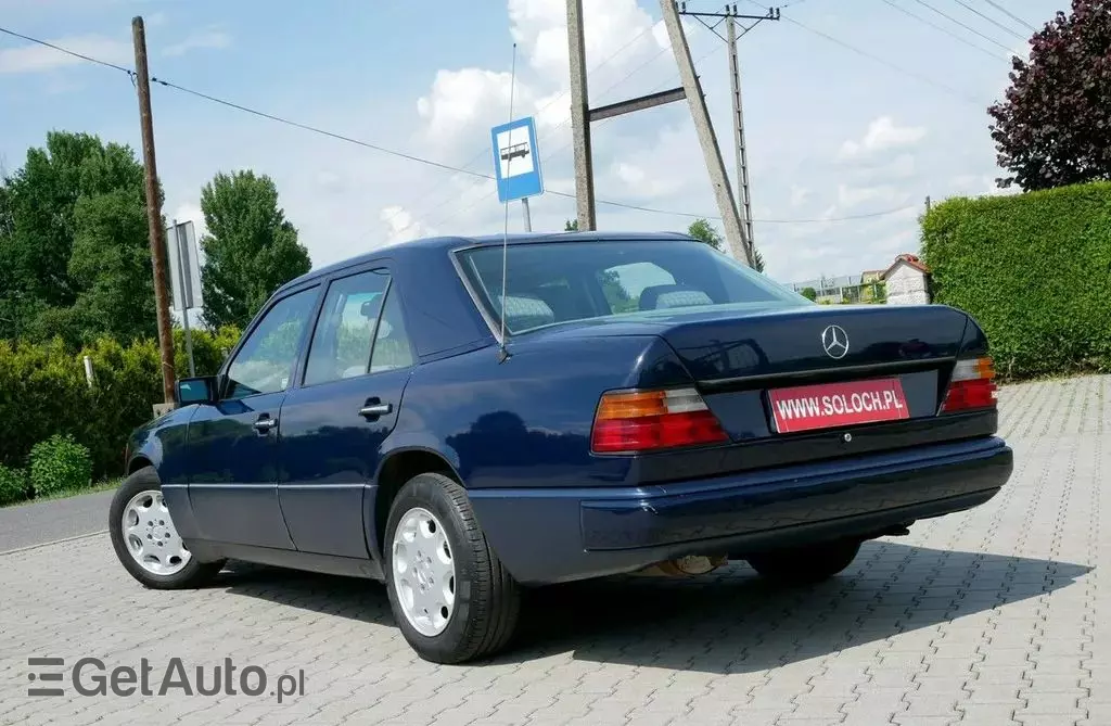 MERCEDES-BENZ W124 