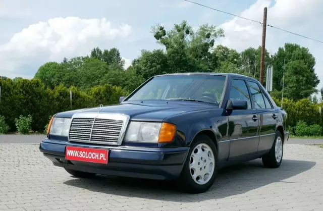 MERCEDES-BENZ W124 