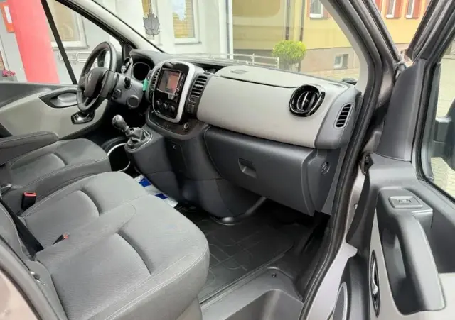 RENAULT Trafic ENERGY Grand Combi Expression