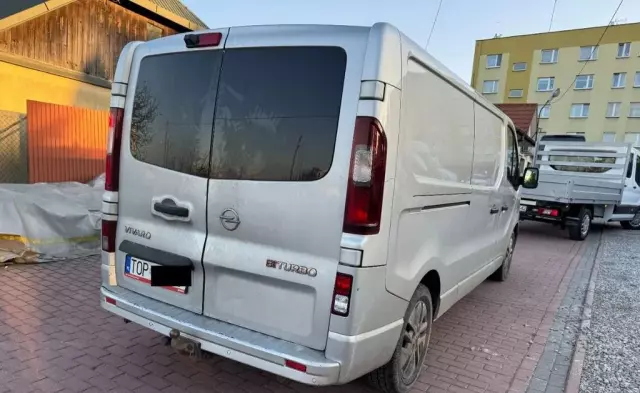 OPEL Vivaro 