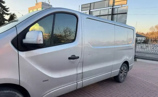 OPEL Vivaro 