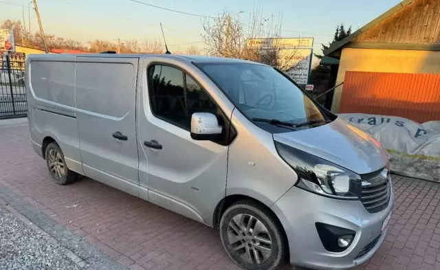 OPEL Vivaro 