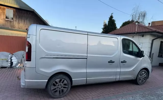 OPEL Vivaro 