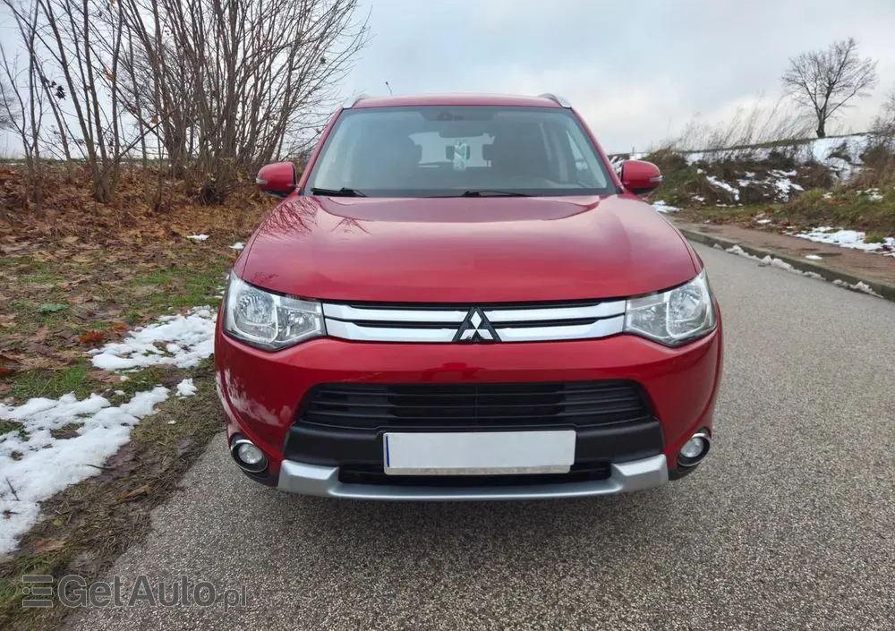 MITSUBISHI Outlander 2.2 DI-D 4WD Plus