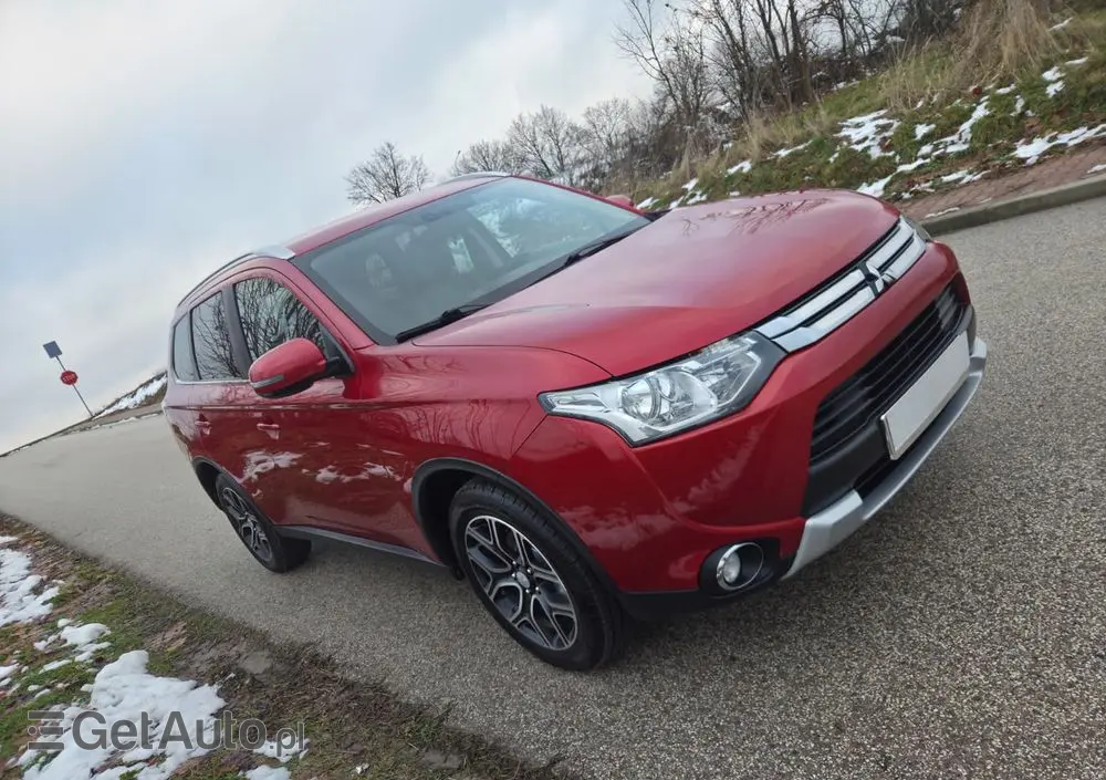 MITSUBISHI Outlander 2.2 DI-D 4WD Plus