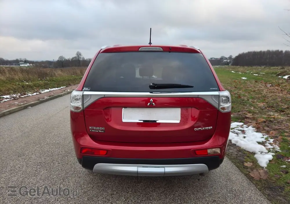 MITSUBISHI Outlander 2.2 DI-D 4WD Plus