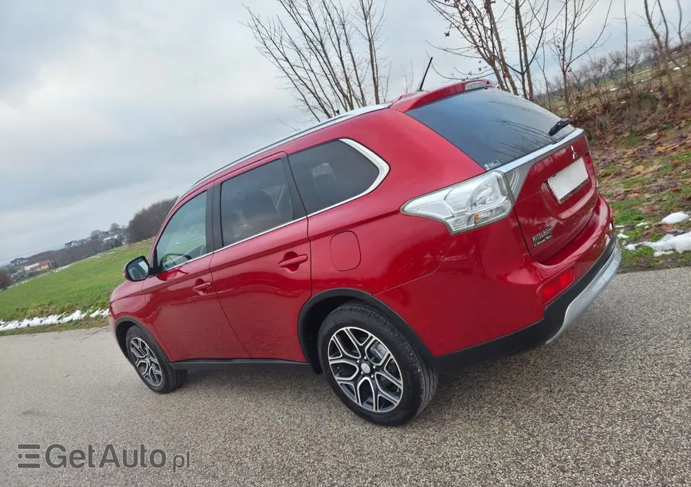 MITSUBISHI Outlander 2.2 DI-D 4WD Plus