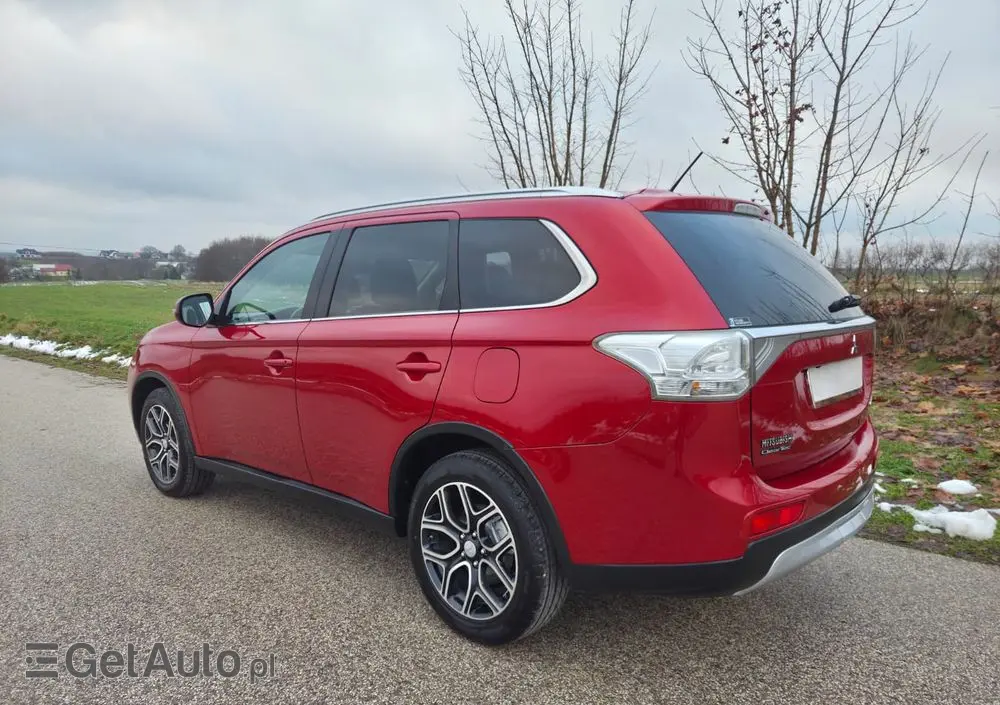 MITSUBISHI Outlander 2.2 DI-D 4WD Plus