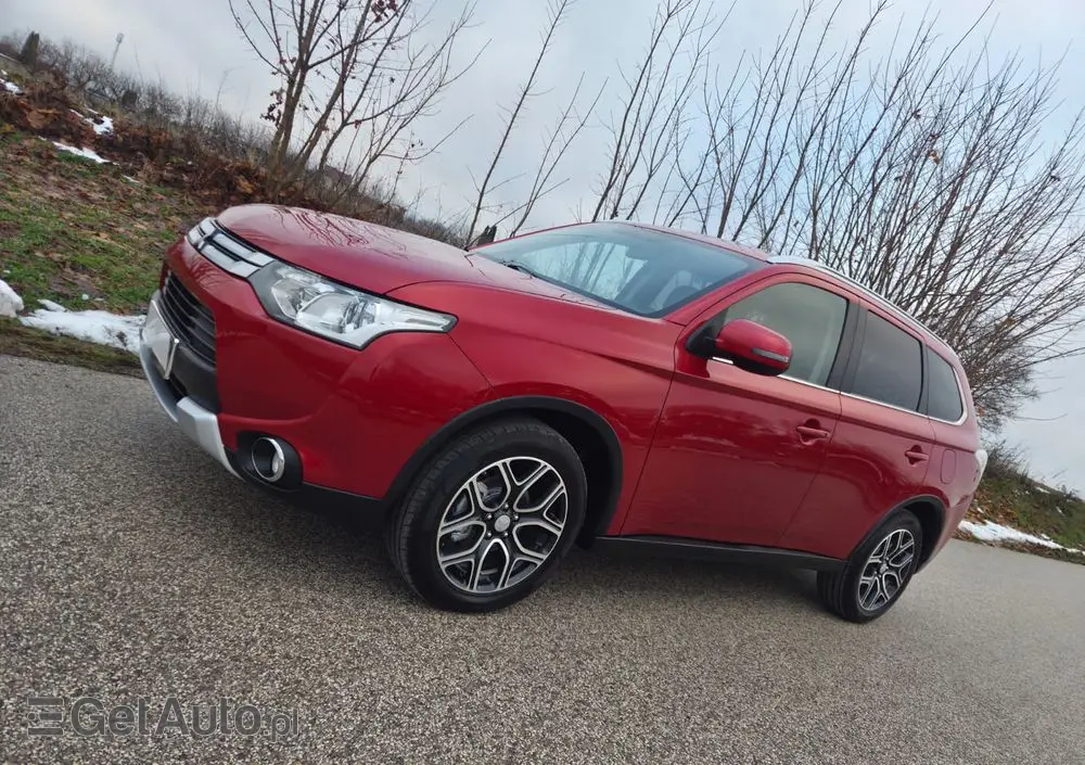 MITSUBISHI Outlander 2.2 DI-D 4WD Plus