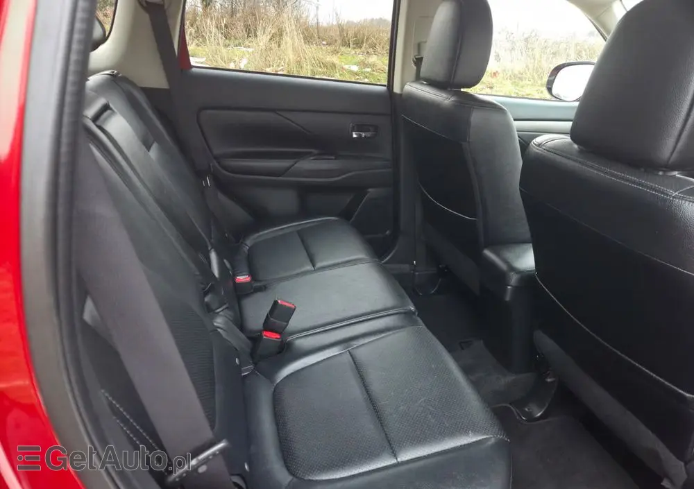 MITSUBISHI Outlander 2.2 DI-D 4WD Plus