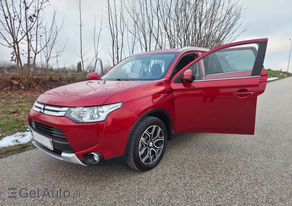 MITSUBISHI Outlander 2.2 DI-D 4WD Plus
