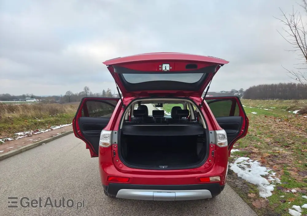 MITSUBISHI Outlander 2.2 DI-D 4WD Plus