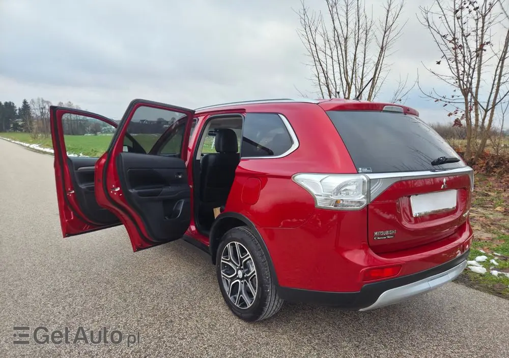 MITSUBISHI Outlander 2.2 DI-D 4WD Plus