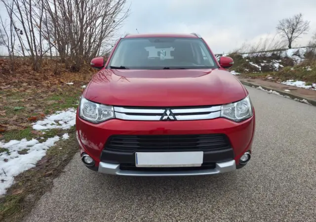 MITSUBISHI Outlander 2.2 DI-D 4WD Plus