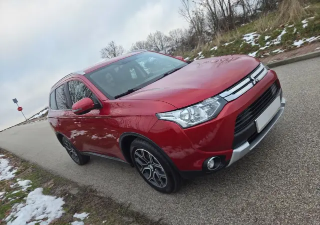 MITSUBISHI Outlander 2.2 DI-D 4WD Plus