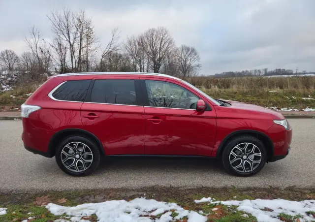 MITSUBISHI Outlander 2.2 DI-D 4WD Plus
