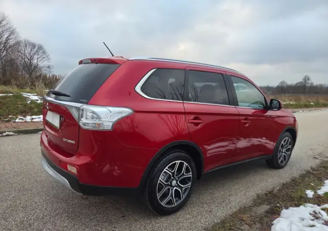 MITSUBISHI Outlander 2.2 DI-D 4WD Plus