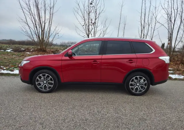 MITSUBISHI Outlander 2.2 DI-D 4WD Plus