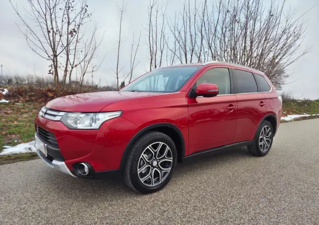 MITSUBISHI Outlander 2.2 DI-D 4WD Plus