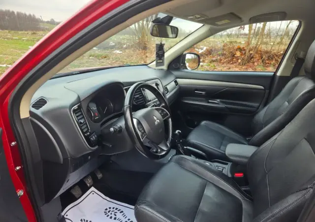 MITSUBISHI Outlander 2.2 DI-D 4WD Plus
