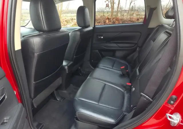 MITSUBISHI Outlander 2.2 DI-D 4WD Plus