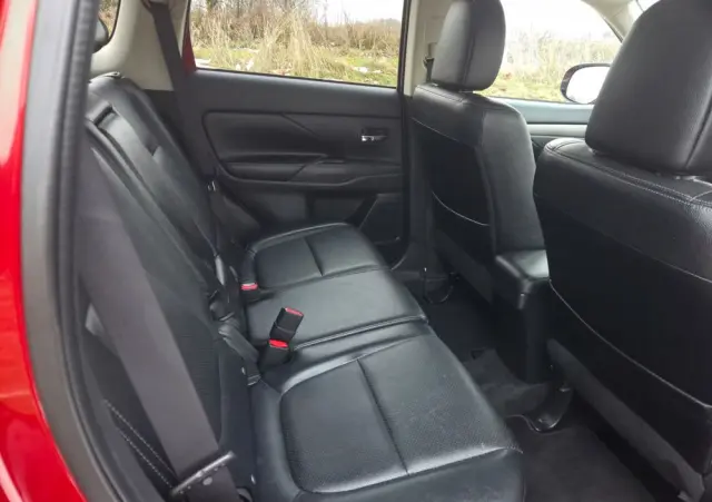 MITSUBISHI Outlander 2.2 DI-D 4WD Plus