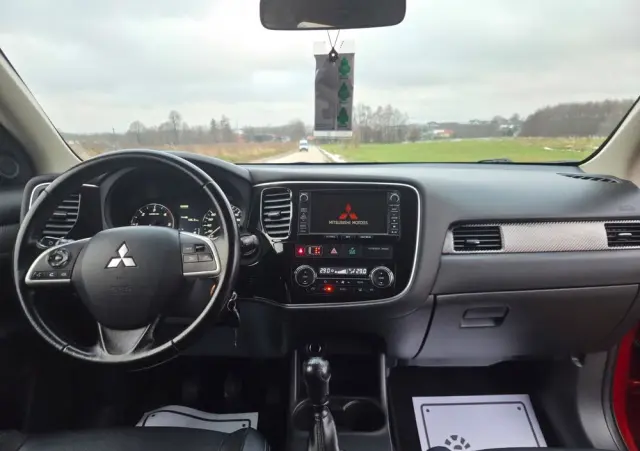 MITSUBISHI Outlander 2.2 DI-D 4WD Plus