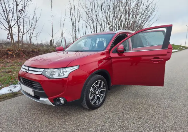 MITSUBISHI Outlander 2.2 DI-D 4WD Plus