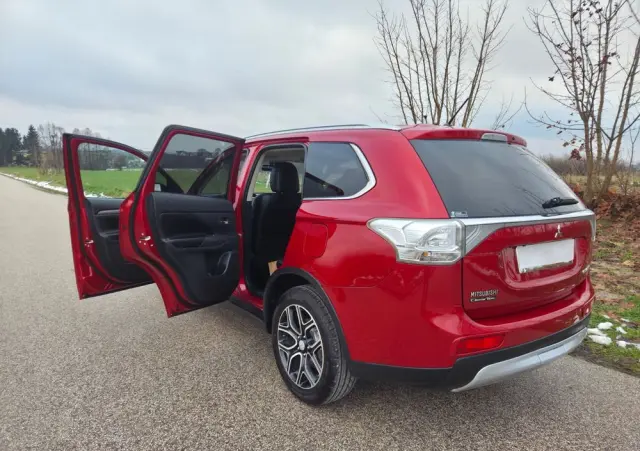 MITSUBISHI Outlander 2.2 DI-D 4WD Plus