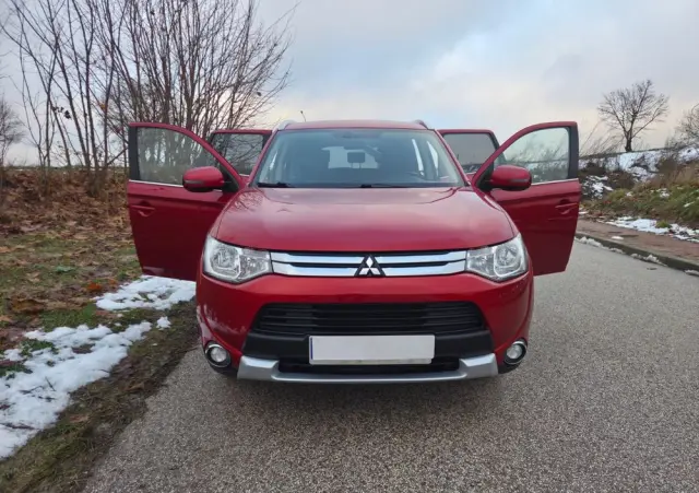 MITSUBISHI Outlander 2.2 DI-D 4WD Plus