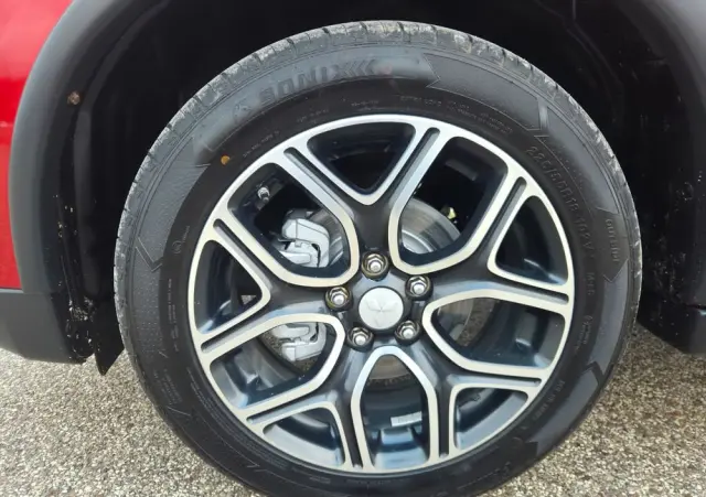 MITSUBISHI Outlander 2.2 DI-D 4WD Plus