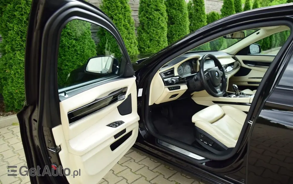BMW Seria 7 740d