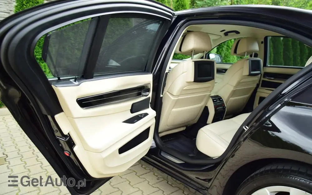 BMW Seria 7 740d
