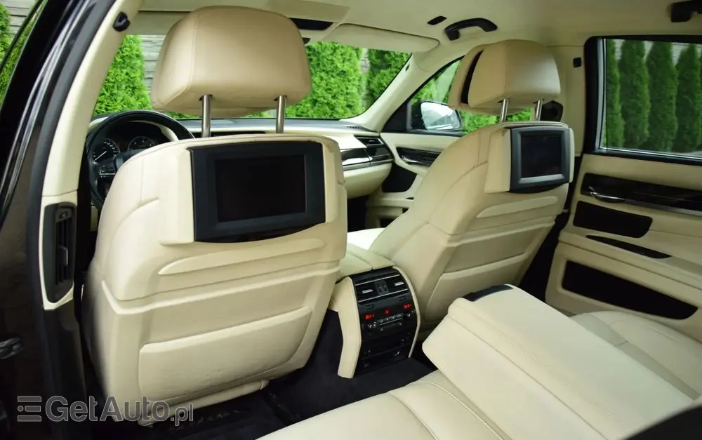 BMW Seria 7 740d