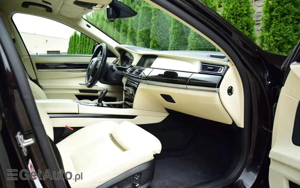 BMW Seria 7 740d