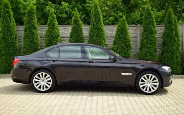BMW Seria 7 740d