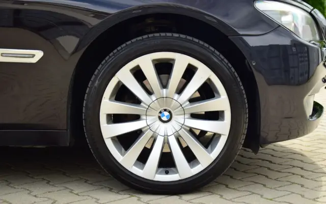 BMW Seria 7 740d