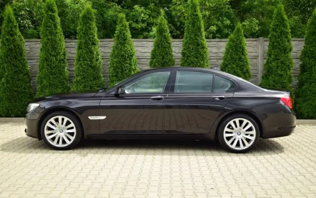 BMW Seria 7 740d