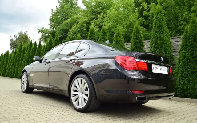 BMW Seria 7 740d