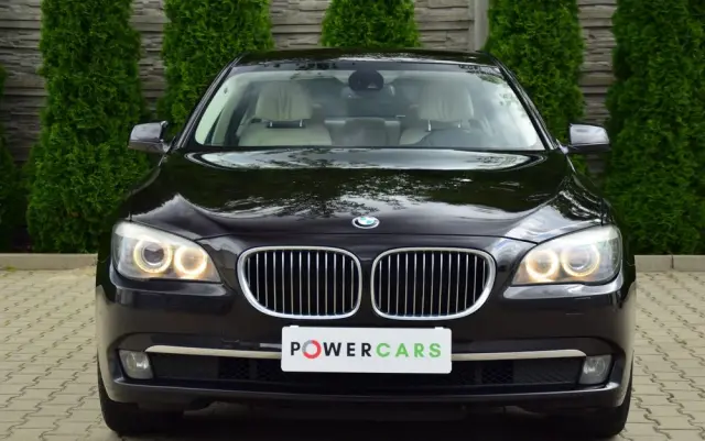 BMW Seria 7 740d